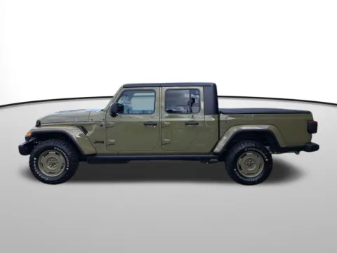 Photos of 2026 Jeep Gladiator for sale in Auburn, WA at Bud Clary Auburn CDJR