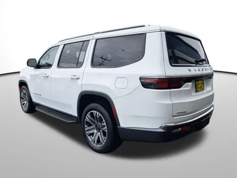 Another view of 2022 Jeep Wagoneer Series III for sale in Auburn, WA at Bud Clary Auburn CDJR