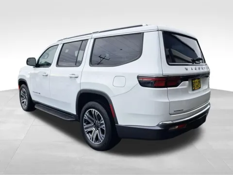 Another view of 2022 Jeep Wagoneer Series III for sale in Auburn, WA at Bud Clary Auburn CDJR