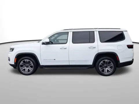 Photos of 2022 Jeep Wagoneer Series III for sale in Auburn, WA at Bud Clary Auburn CDJR