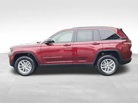 Photos of 2026 Jeep Grand Cherokee Laredo for sale in Auburn, WA at Bud Clary Auburn CDJR