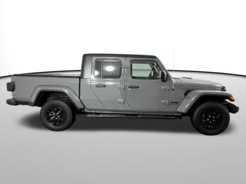 More photos of 2022 Jeep Gladiator Sport at Bud Clary Auburn CDJR, WA