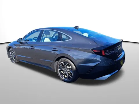 Another view of 2024 Hyundai Sonata SEL for sale in Auburn, WA at Bud Clary Auburn CDJR