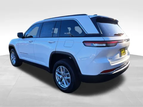 Another view of 2026 Jeep Grand Cherokee Laredo for sale in Auburn, WA at Bud Clary Auburn CDJR