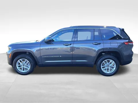 Photos of 2026 Jeep Grand Cherokee Laredo for sale in Auburn, WA at Bud Clary Auburn CDJR