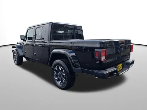 Another view of 2026 Jeep Gladiator Sahara for sale in Auburn, WA at Bud Clary Auburn CDJR