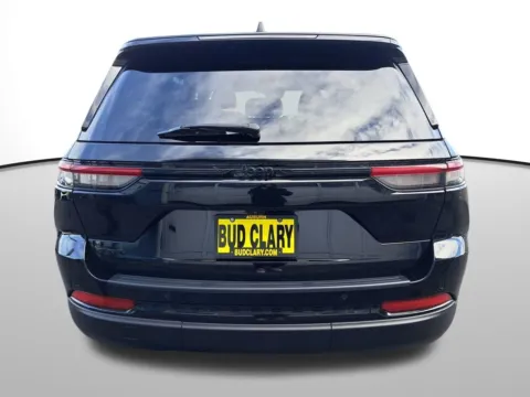 More photos of 2023 Jeep Grand Cherokee Altitude at Bud Clary Auburn CDJR, WA