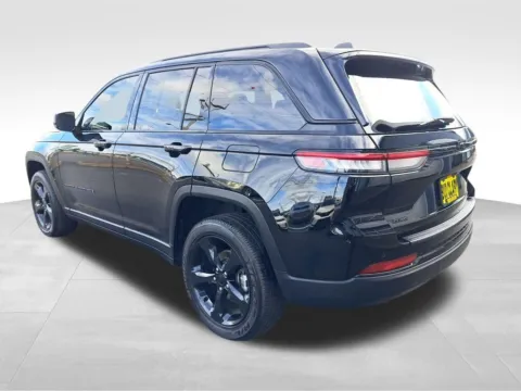 Another view of 2023 Jeep Grand Cherokee Altitude for sale in Auburn, WA at Bud Clary Auburn CDJR