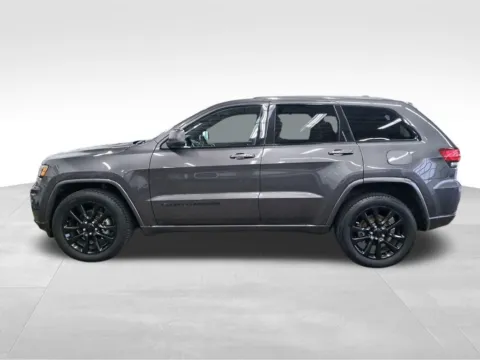 Photos of 2018 Jeep Grand Cherokee Altitude for sale in Auburn, WA at Bud Clary Auburn CDJR