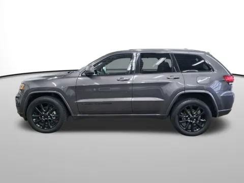 Photos of 2018 Jeep Grand Cherokee Altitude for sale in Auburn, WA at Bud Clary Auburn CDJR