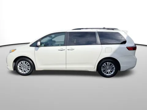 Photos of 2017 Toyota Sienna XLE for sale in Auburn, WA at Bud Clary Auburn CDJR