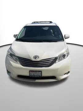 Photos of 2017 Toyota Sienna XLE for sale in Auburn, WA at Bud Clary Auburn CDJR