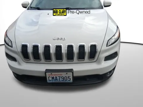 White 2015 Jeep Cherokee Latitude for sale in Auburn, WA