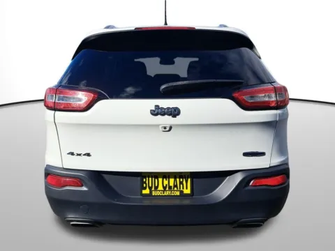 More photos of 2015 Jeep Cherokee Latitude at Bud Clary Auburn CDJR, WA