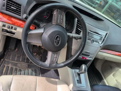 More photos of 2010 Subaru Outback 2.5i at Bud Clary Auburn CDJR, WA