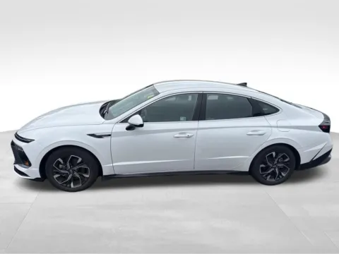 Photos of 2024 Hyundai Sonata SEL for sale in Auburn, WA at Bud Clary Auburn CDJR