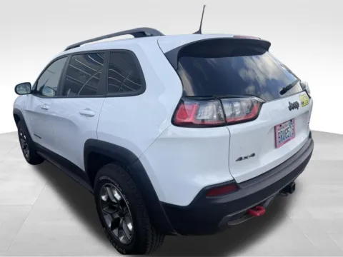 Photos of 2019 Jeep Cherokee Trailhawk for sale in Auburn, WA at Bud Clary Auburn CDJR