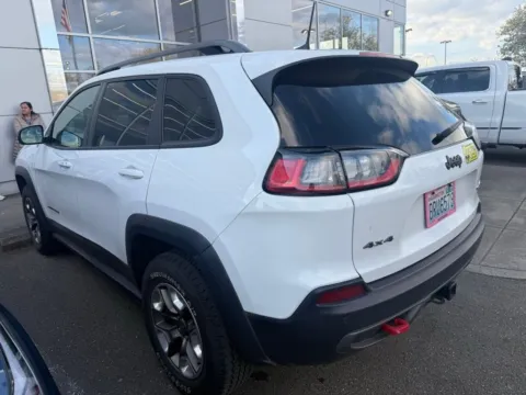 Photos of 2019 Jeep Cherokee Trailhawk for sale in Auburn, WA at Bud Clary Auburn CDJR