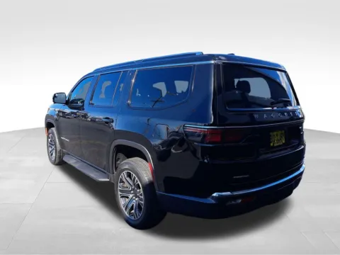 Another view of 2022 Jeep Wagoneer Series III for sale in Auburn, WA at Bud Clary Auburn CDJR