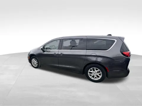 Photos of 2023 Chrysler Pacifica Touring L for sale in Auburn, WA at Bud Clary Auburn CDJR