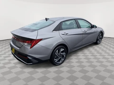 More photos of 2025 Hyundai Elantra SEL Convenience at Auburn CDJR, WA