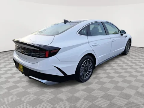 More photos of 2025 Hyundai Sonata Hybrid Limited at Auburn CDJR, WA