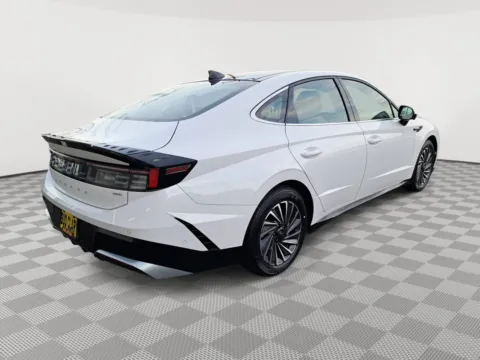 More photos of 2025 Hyundai Sonata Hybrid Limited at Auburn CDJR, WA