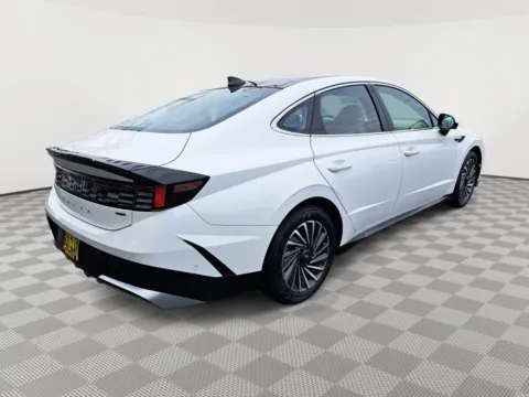 More photos of 2025 Hyundai Sonata Hybrid Limited at Auburn CDJR, WA