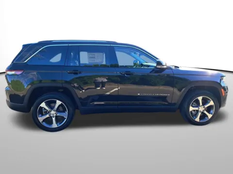 More photos of 2023 Jeep Grand Cherokee 4xe at Auburn CDJR, WA