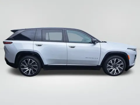 More photos of 2025 Jeep Wagoneer S Limited at Auburn CDJR, WA