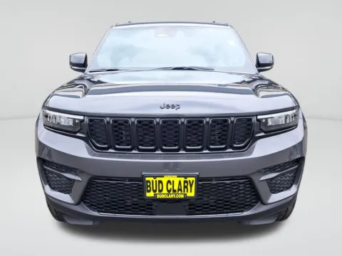 Photos of 2025 Jeep Grand Cherokee Altitude X for sale in Auburn, WA at Auburn CDJR