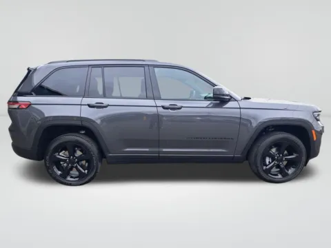 More photos of 2025 Jeep Grand Cherokee Altitude X at Auburn CDJR, WA