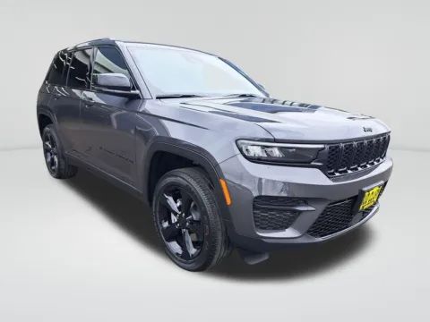 Another view of 2025 Jeep Grand Cherokee Altitude X for sale in Auburn, WA at Auburn CDJR