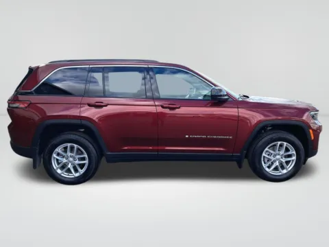 More photos of 2025 Jeep Grand Cherokee Laredo at Auburn CDJR, WA
