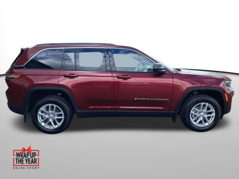 More photos of 2025 Jeep Grand Cherokee Laredo at Auburn CDJR, WA