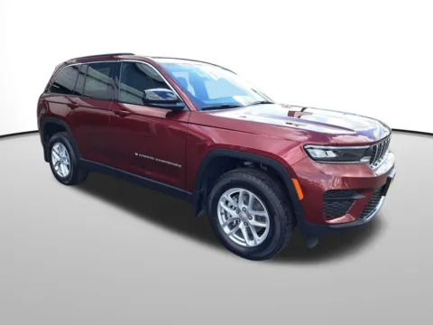 Another view of 2025 Jeep Grand Cherokee Laredo for sale in Auburn, WA at Auburn CDJR