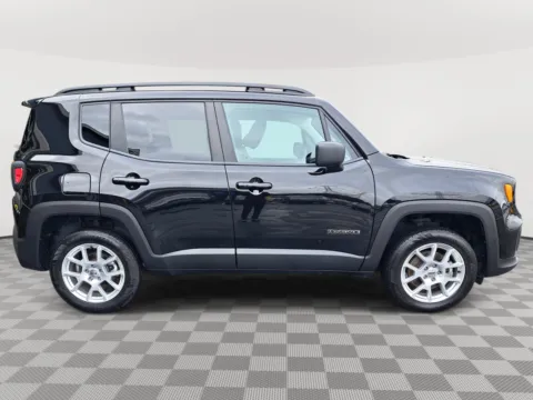 More photos of 2022 Jeep Renegade Latitude at Auburn CDJR, WA