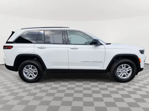 More photos of 2025 Jeep Grand Cherokee Laredo at Auburn CDJR, WA