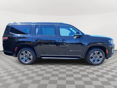 More photos of 2025 Jeep Wagoneer at Auburn CDJR, WA