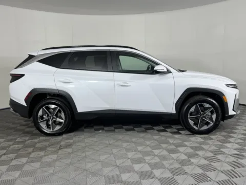 More photos of 2025 Hyundai Tucson Hybrid SEL Convenience at Auburn CDJR, WA