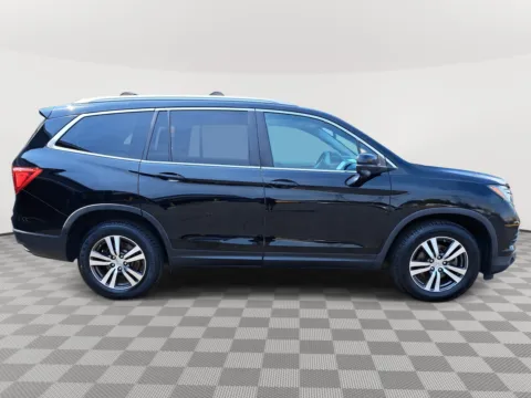 More photos of 2016 Honda Pilot EX-L at Auburn CDJR, WA