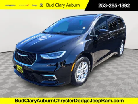 Black 2026 Chrysler Pacifica Select for sale in Auburn, WA