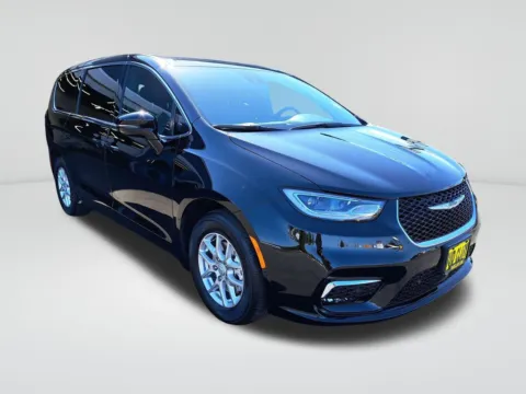 Another view of 2026 Chrysler Pacifica Select for sale in Auburn, WA at Auburn CDJR