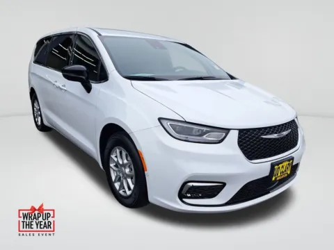 Another view of 2026 Chrysler Pacifica Select for sale in Auburn, WA at Auburn CDJR