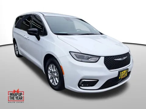 Another view of 2026 Chrysler Pacifica Select for sale in Auburn, WA at Auburn CDJR