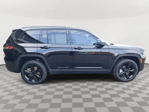 More photos of 2023 Jeep Grand Cherokee Limited at Auburn CDJR, WA