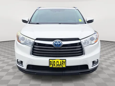 Another view of 2016 Toyota Highlander Hybrid for sale in Auburn, WA at Auburn CDJR