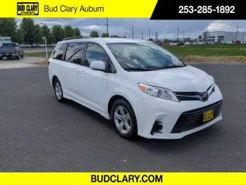 White 2020 Toyota Sienna LE Auto Access Seat for sale in Auburn, WA