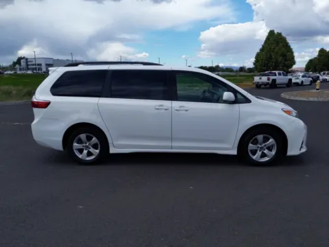 Another view of 2020 Toyota Sienna LE Auto Access Seat for sale in Auburn, WA at Auburn CDJR