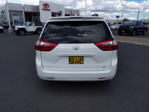 More photos of 2020 Toyota Sienna LE Auto Access Seat at Auburn CDJR, WA